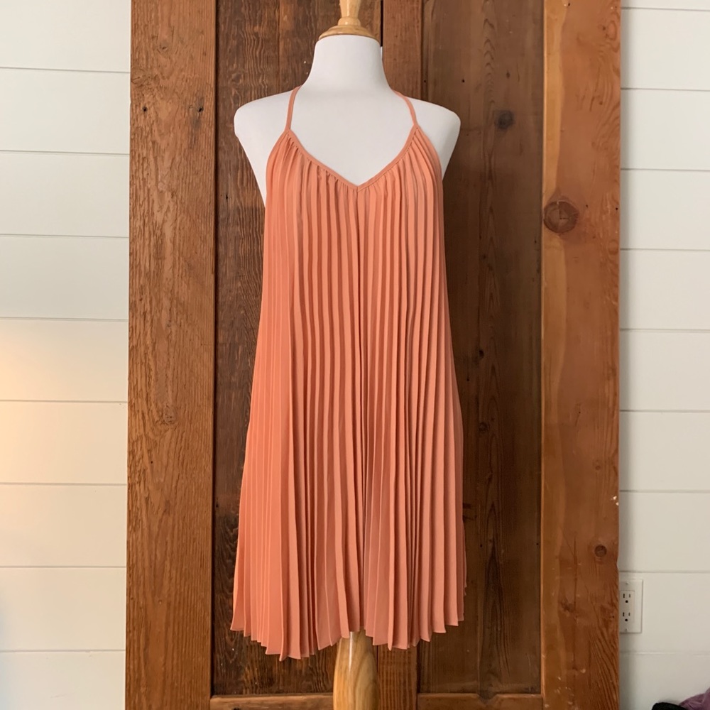 Forever 21 Blush Pleated Flowing Dress Cross Back